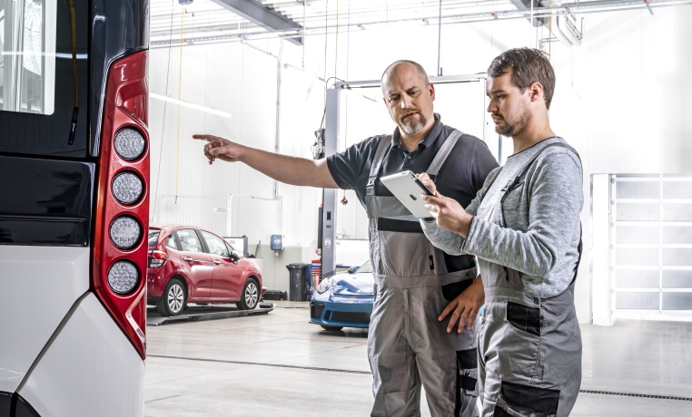 Vehicle mechanic/mechatronics technician/electrician